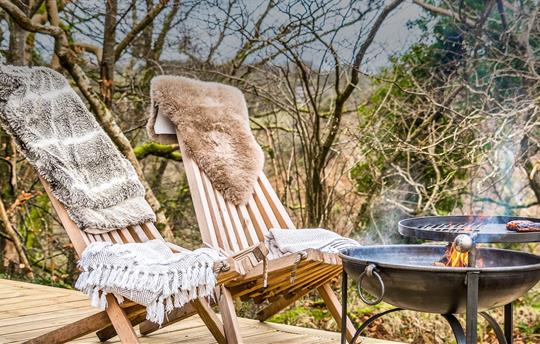 The Lost Cabin - Fire Pit and chairs