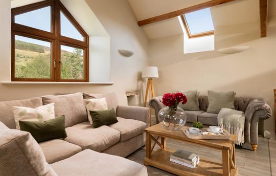 Lower gallery lounge