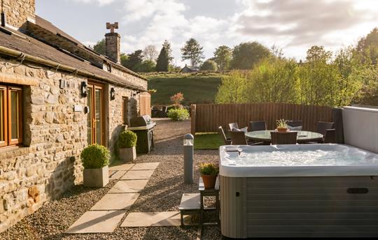 Hot tub in The Barn