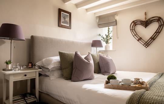 King-size bedroom in The Barn