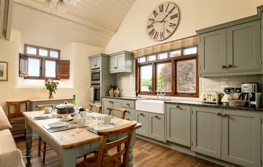 Tractor Barn kitchen