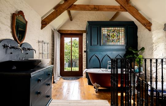 Orchard Barn bathroom