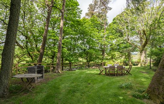 Shared beckside area with BBQ