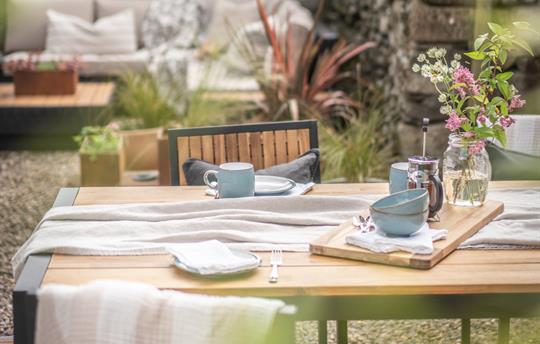 Cathhouse enclosed garden area