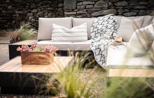 Carthouse garden sofa
