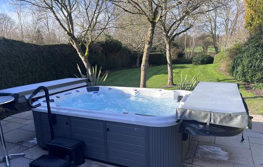 Private hot tub with stunning garden view