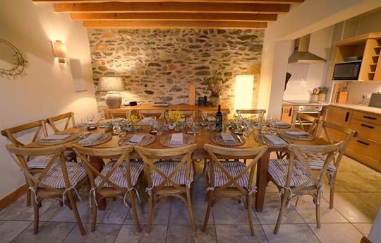 Haystore table extended for 14