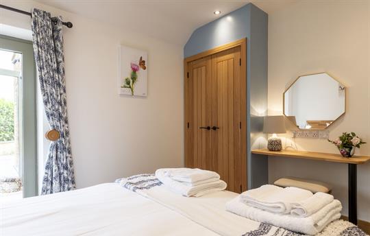 King Room with powered adjustable bed