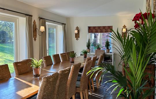 Dining area seats 18 at Monnington House