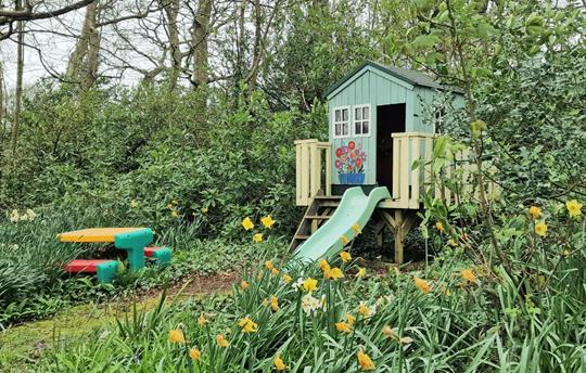 Broomhill Manor Wendy House and slide
