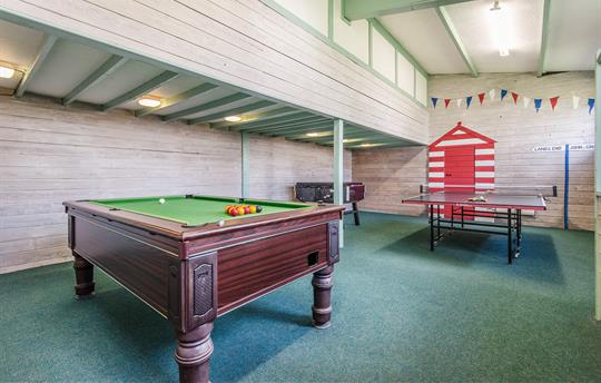 Games room with pool table