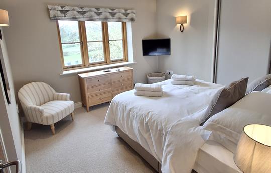 Upstairs King-size bedroom