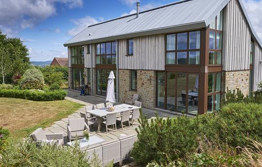 Beautiful grounds all around