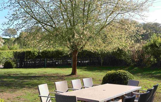 Front garden with garden furniture