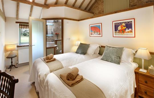 Twin bedroom Hayloft, Heritage Escapes