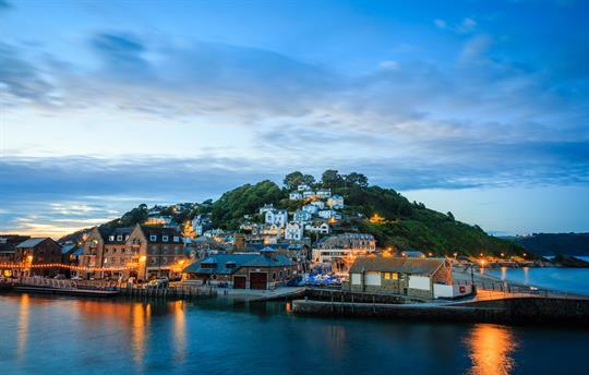 Pretty fishing villages nearby