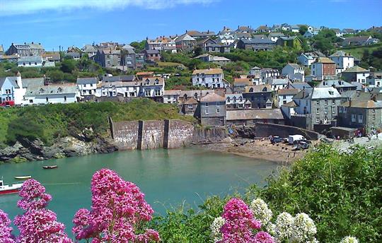 Picturesque fishing villages all along the coast