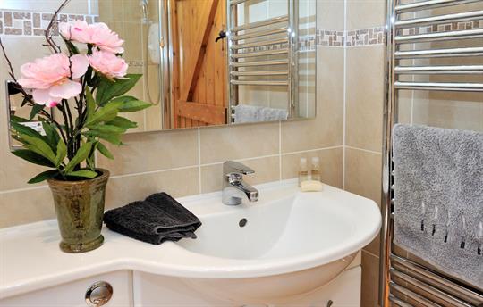 Dove Cottage Bathroom