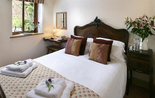 Chestnut Double bedroom