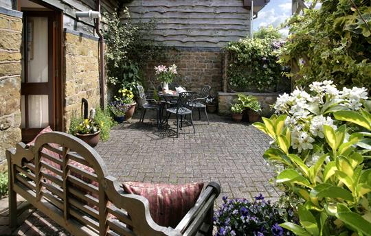 Sleeplate Cottage Patio Garden