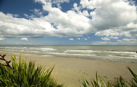 Stunning 6 mile beach location