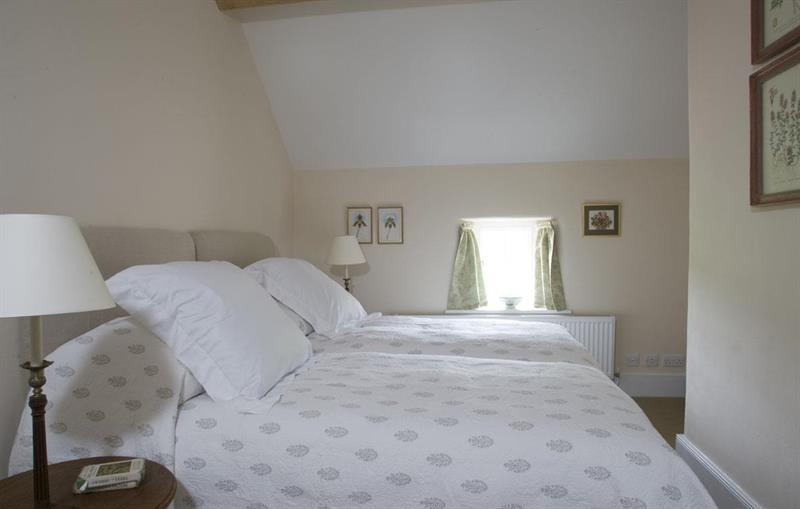 Cottages LlwynywermodEstate WestRange