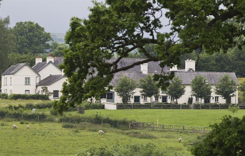 Cottages LlwynywermodEstate NorthRange