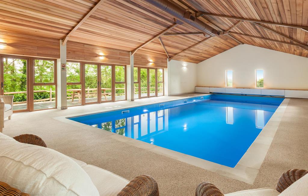 13m swimming pool and sauna