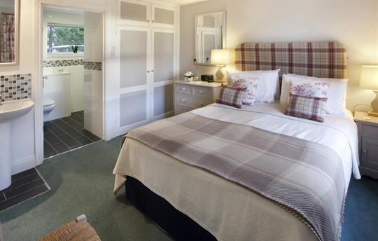 Double bedroom with en suite