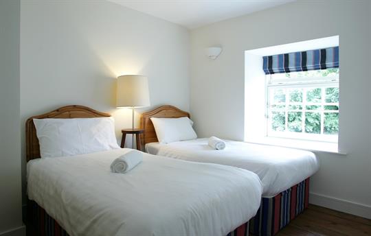 Lankidden twin bedroom