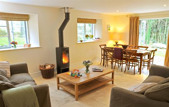 Goldfringey large open plan living 