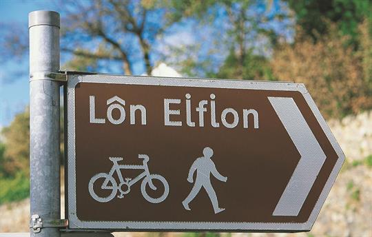 The nearby traffic free cycle track