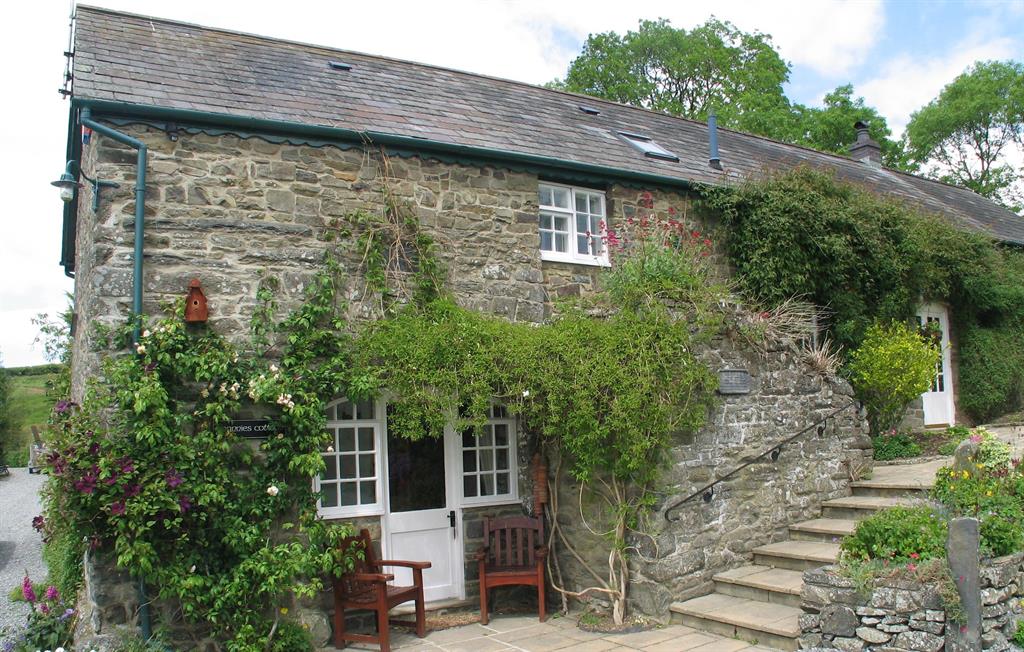 Cottages NeuaddFarmCottages Grannies