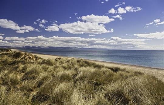 Abererch Beach - 7 miles away