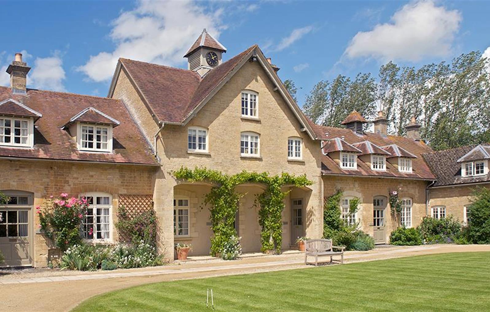 Luxury Holiday Cottages in The Cotswolds and South Central England
