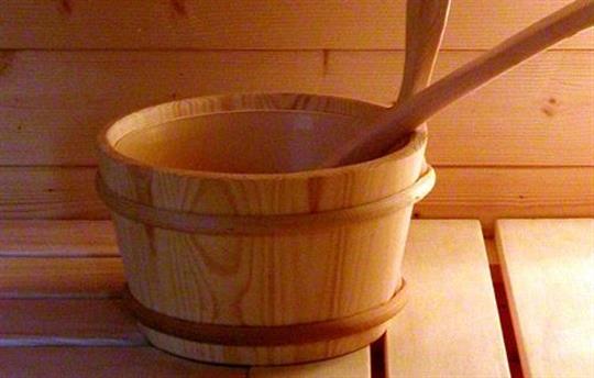 On-site sauna and indoor swimming pool 