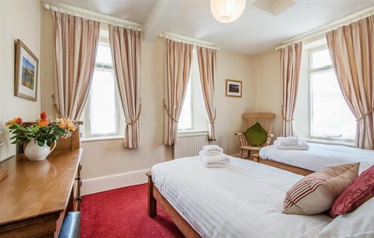 Manor Apartment twin bedroom 2