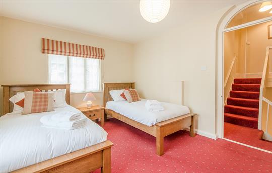 Manor Apartment twin bedroom 1