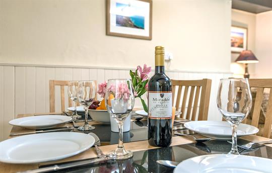 House Cottage dining