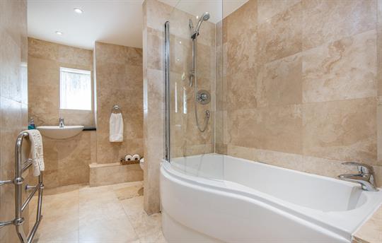 House Cottage bathroom