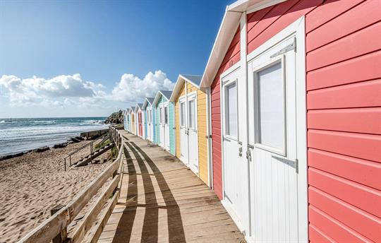 Hire a beach hut at Bude