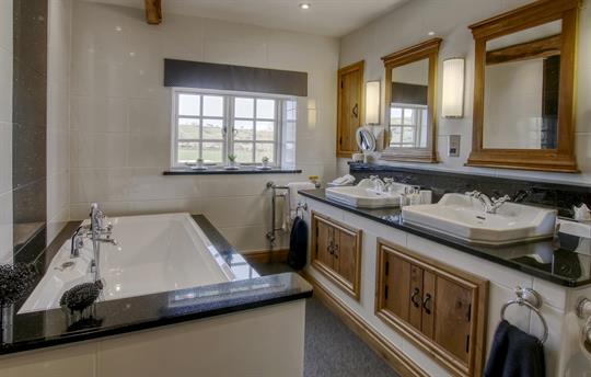 The Byre bathroom