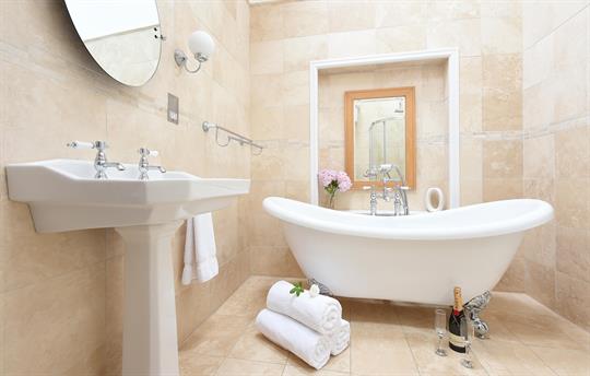 Llanlliana Family Bathroom