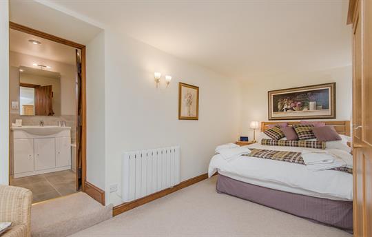 Double bedroom with en suite