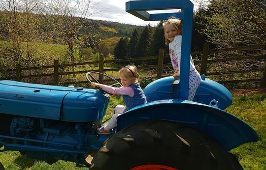 Denis the Dexta: The play tractor kids love