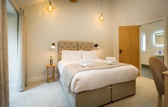 Double or twin bedroom