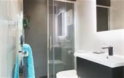 First floor en-suite shower room