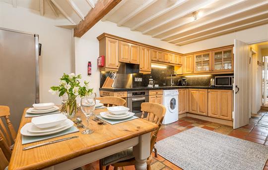 Spacious kitchen/dining