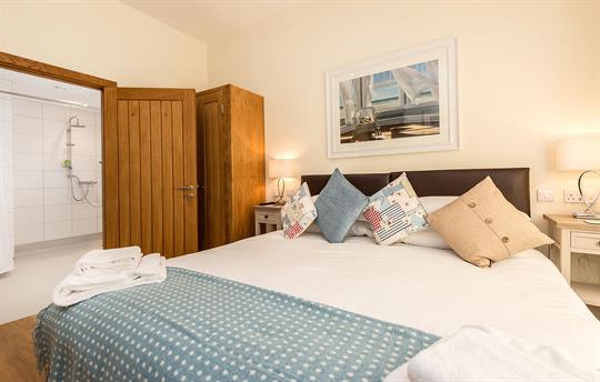 Another en suite bedroom