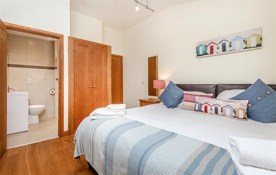 En suite bedroom